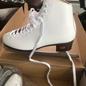 Riedell White Figure Ice Skates